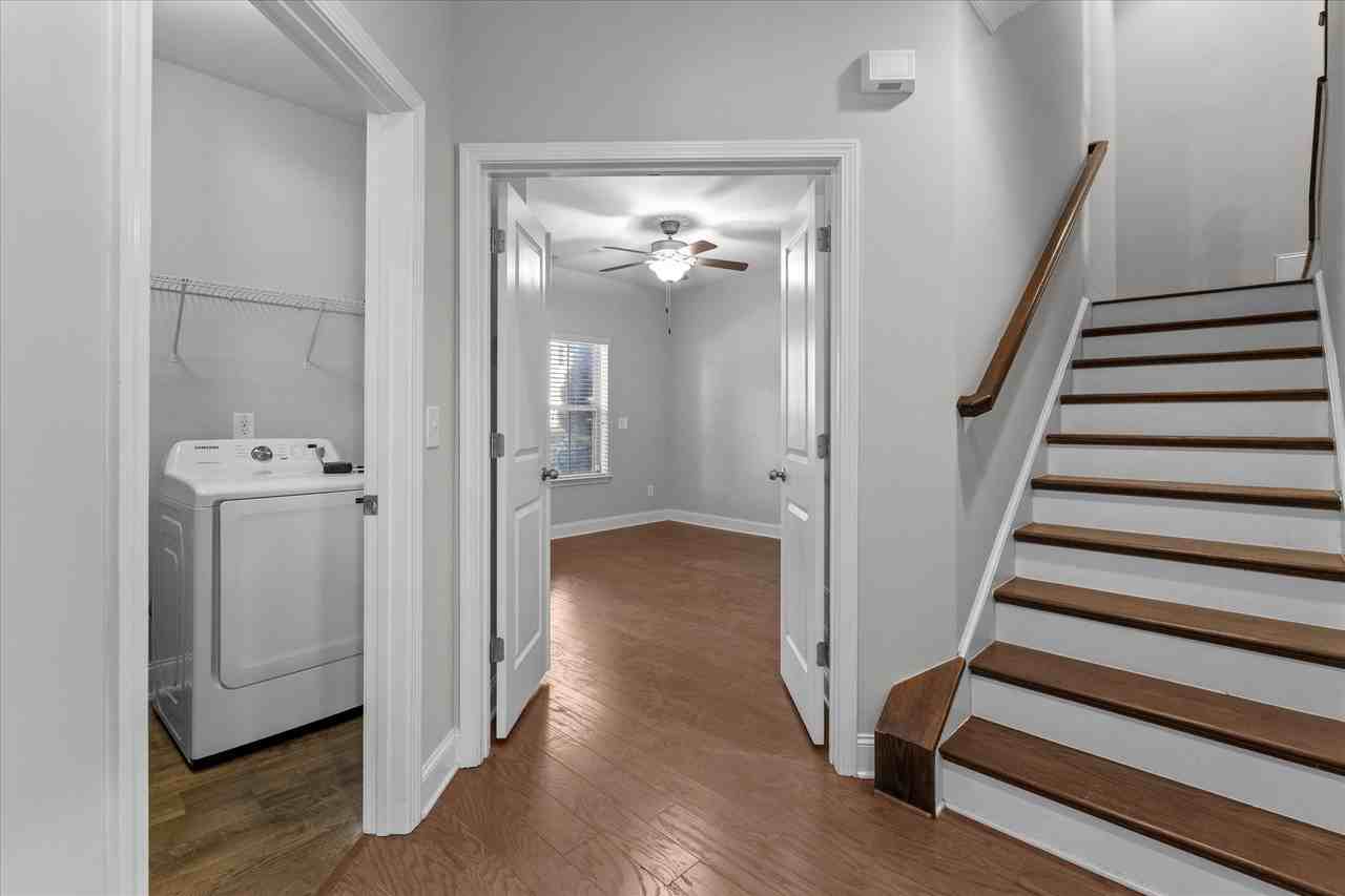 1024 Moorewood Ln Se #1 - Photo 6 of 39