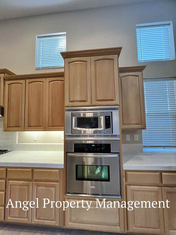 10113 Annie St #1 - Photo 2 of 18