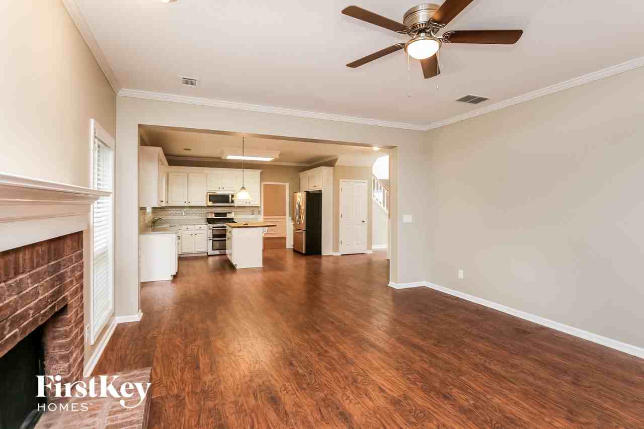 5948 Mathias Way - Photo 4 of 15