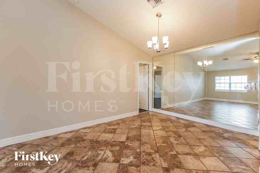 2610 45th St W - Photo 5 of 16