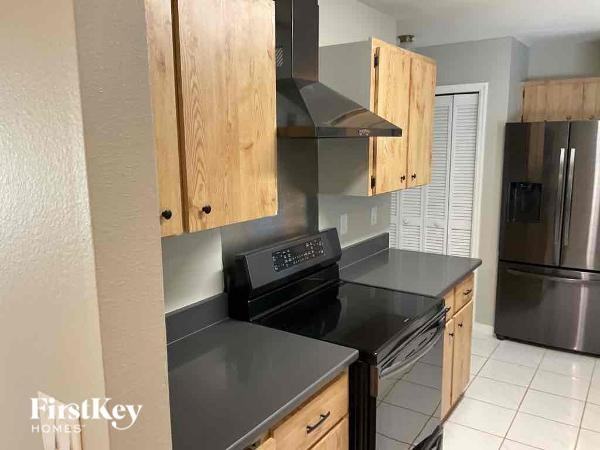 5524/5516 Veracruz Terrace - Photo 4 of 11