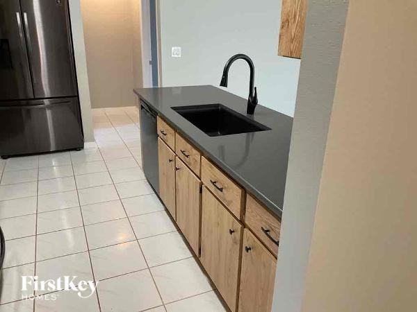 5524/5516 Veracruz Terrace - Photo 5 of 11