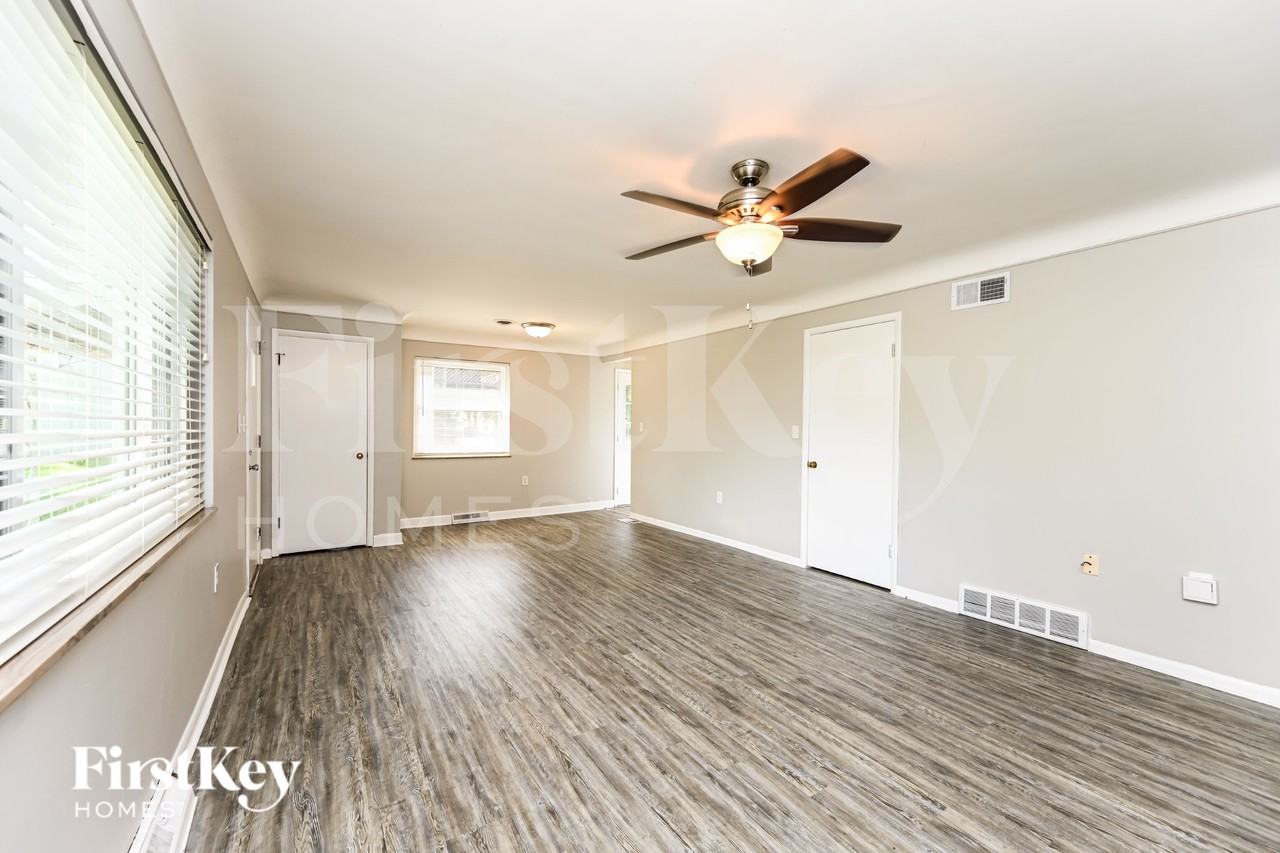 280 Genoma Dr - Photo 2 of 16