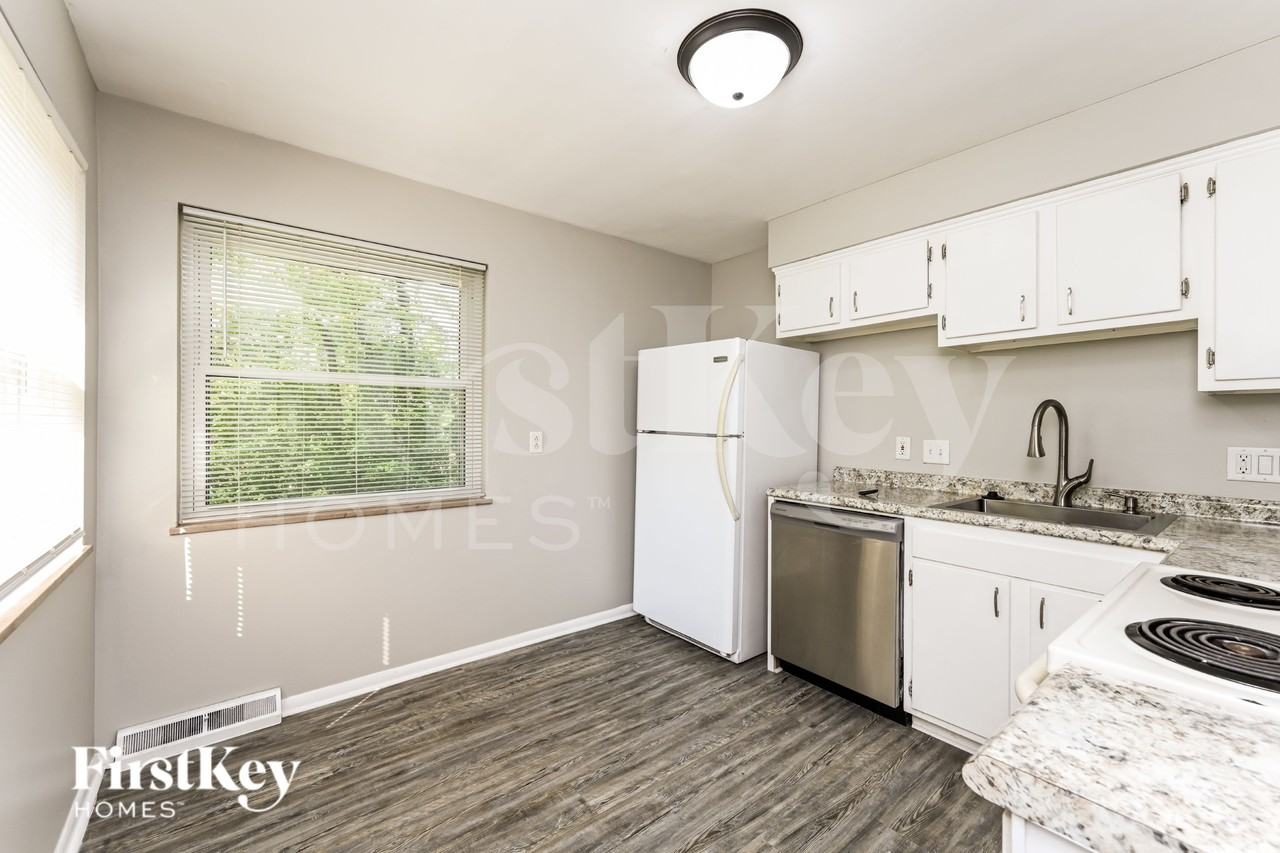 280 Genoma Dr - Photo 5 of 16