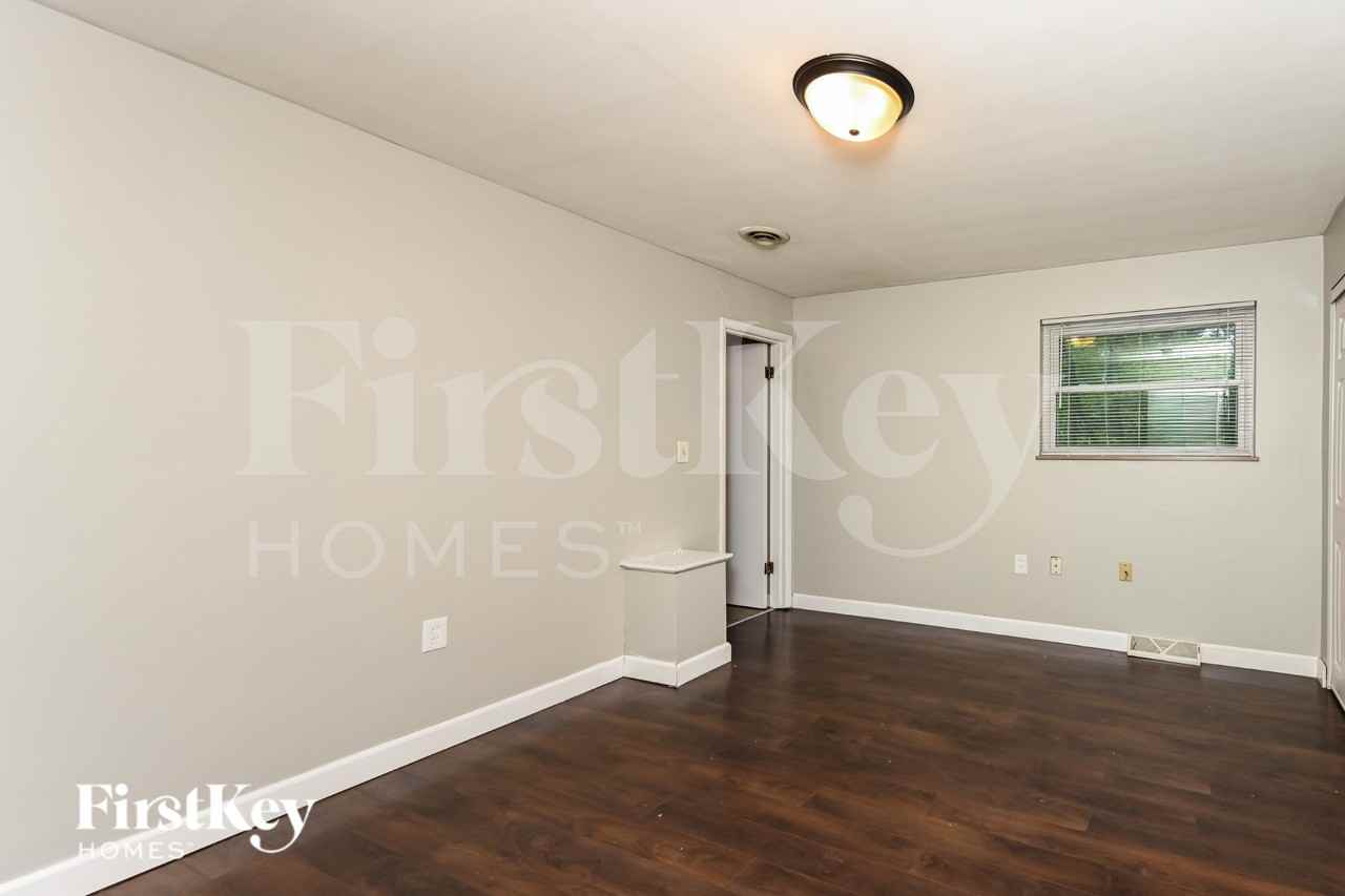 280 Genoma Dr - Photo 7 of 16