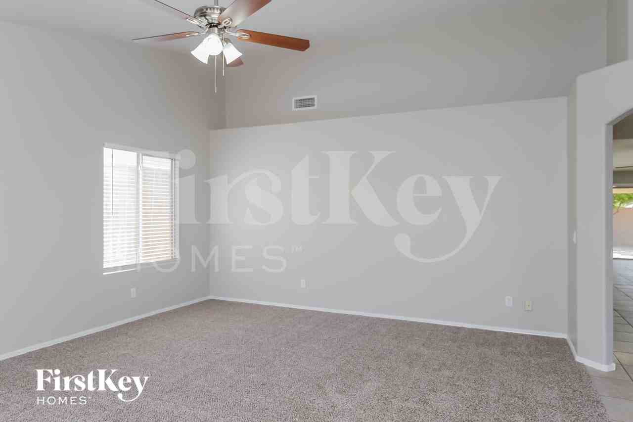 6511 E Menlo St - Photo 3 of 15