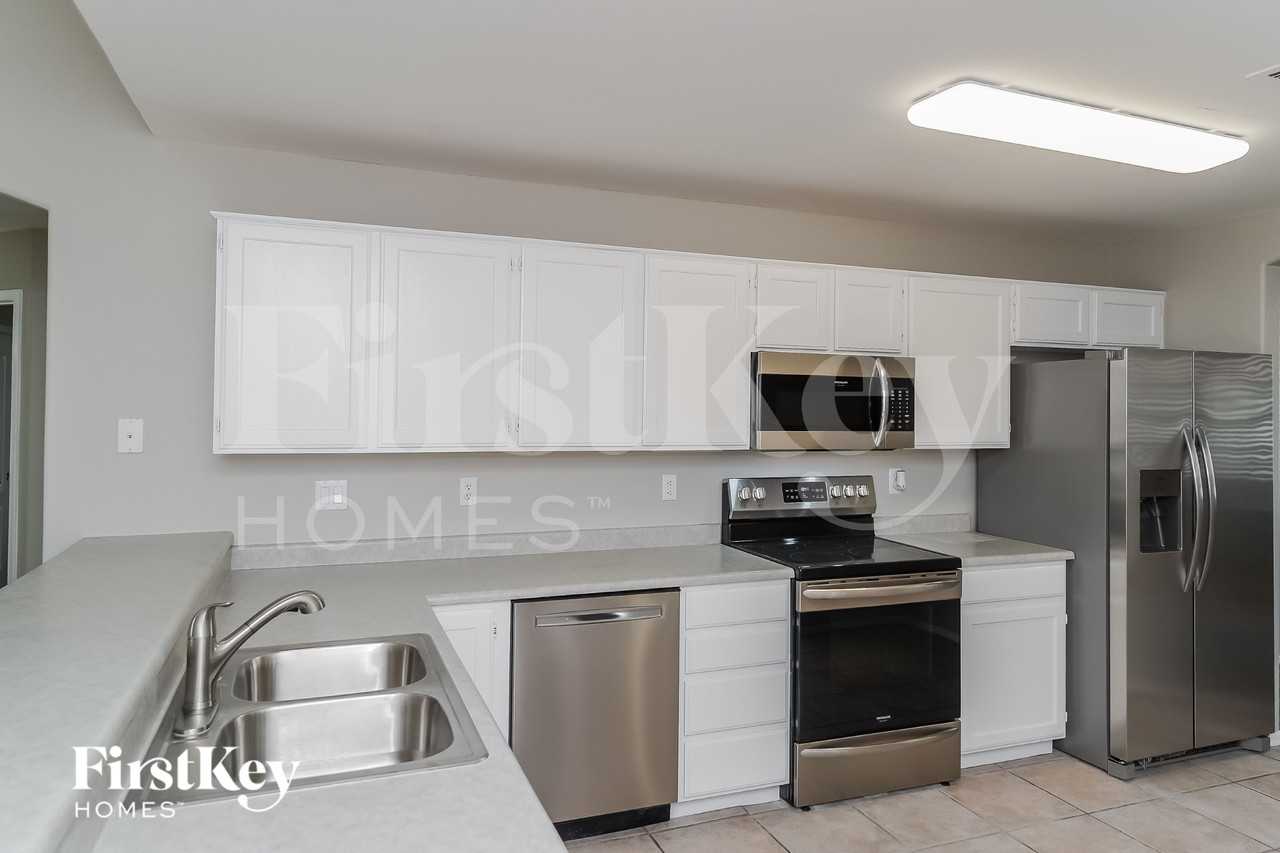 6511 E Menlo St - Photo 7 of 15