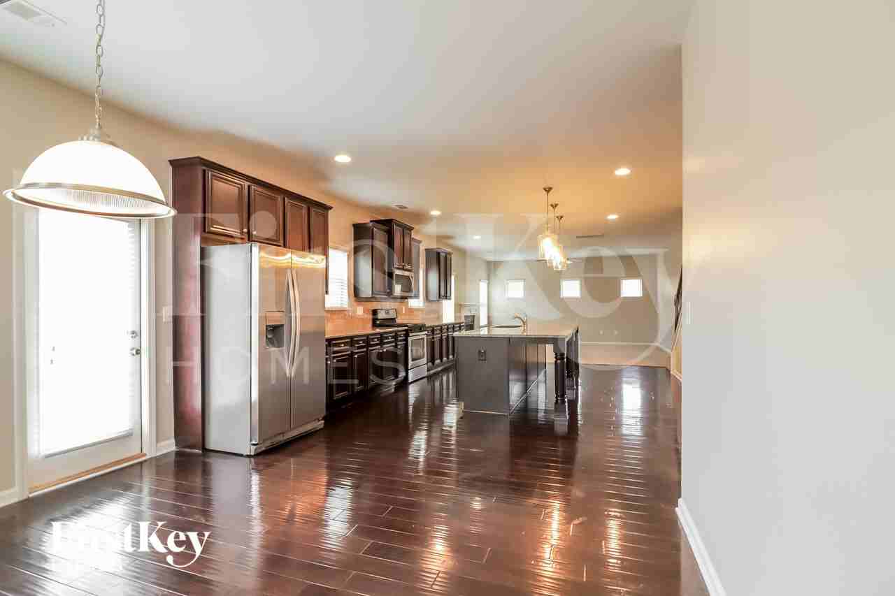 70 Foxgrove Cv - Photo 4 of 15