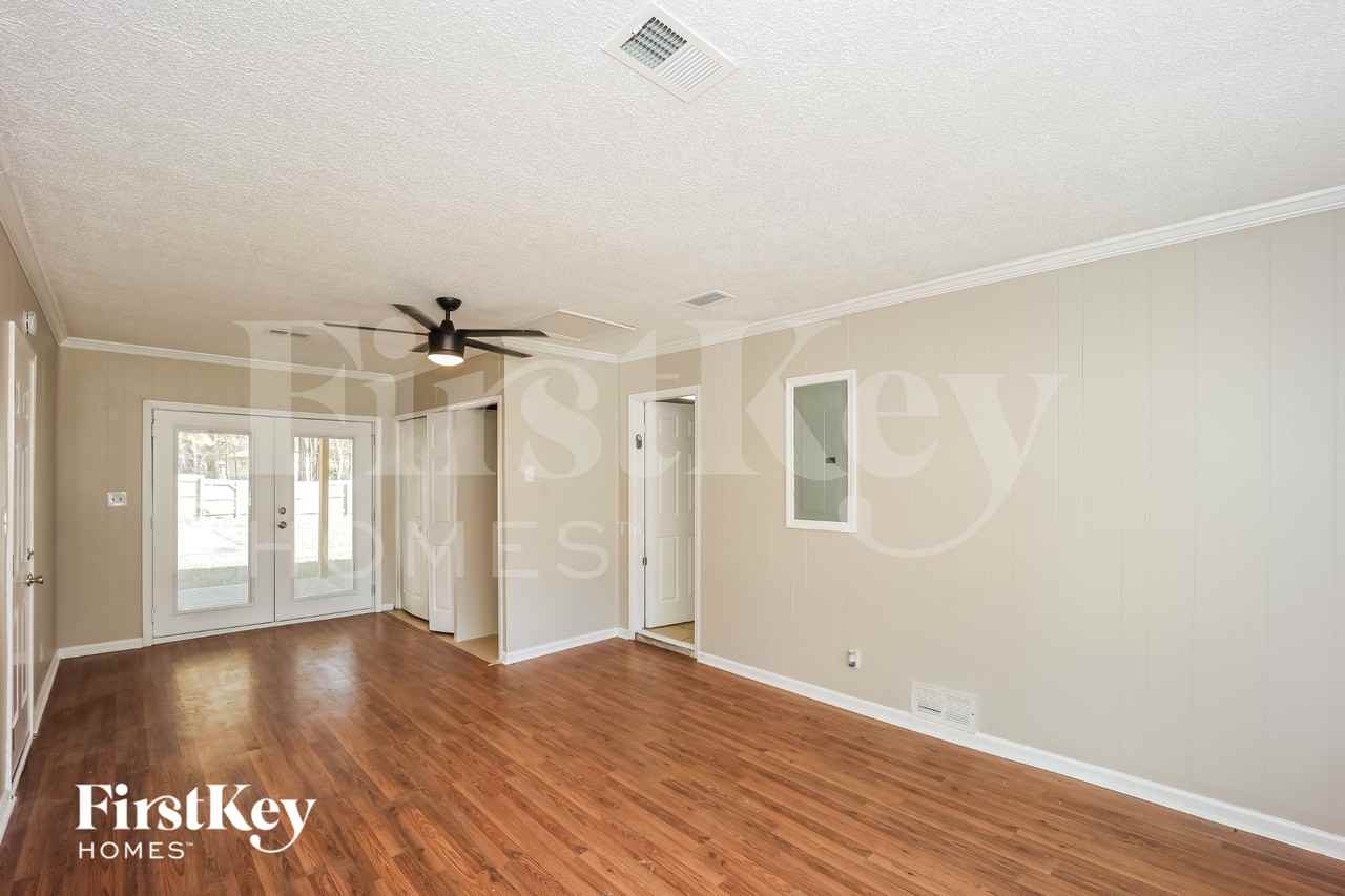 3480 Leisure Ln - Photo 4 of 15