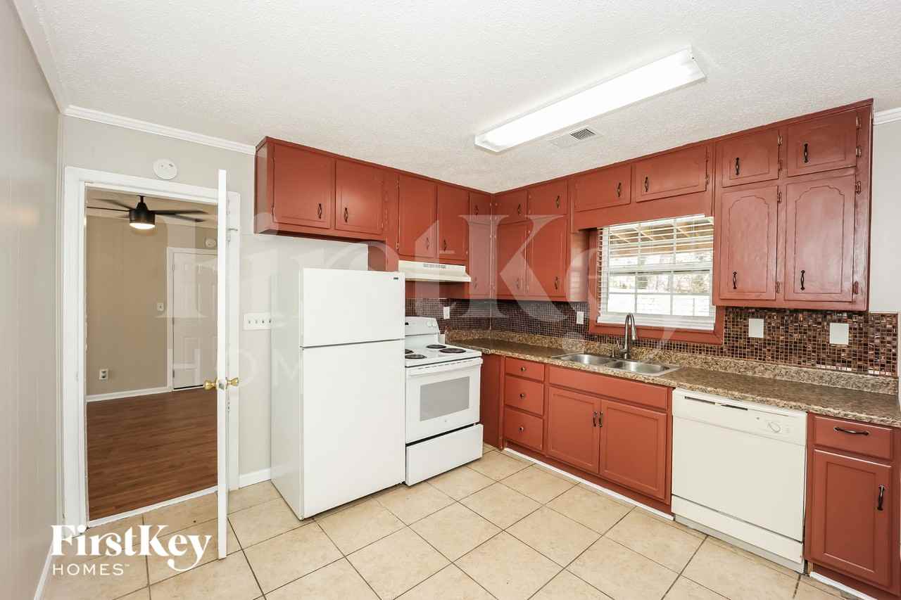 3480 Leisure Ln - Photo 5 of 15