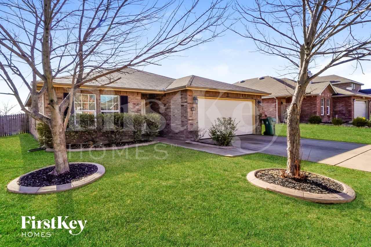 808 Moss Glen Trl - Photo 2 of 15