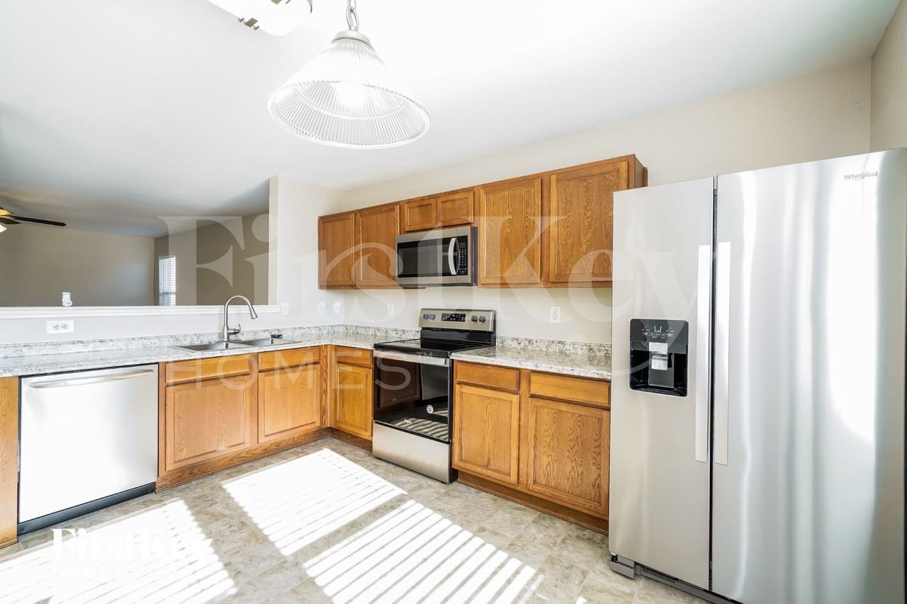 808 Moss Glen Trl - Photo 7 of 15
