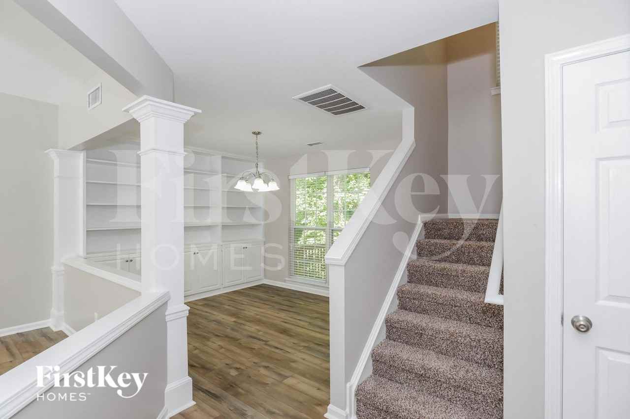 1546 Rumstone Ln - Photo 3 of 15