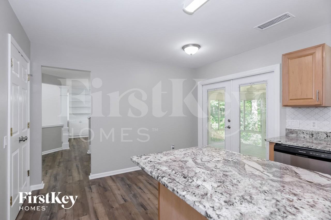 1546 Rumstone Ln - Photo 5 of 15