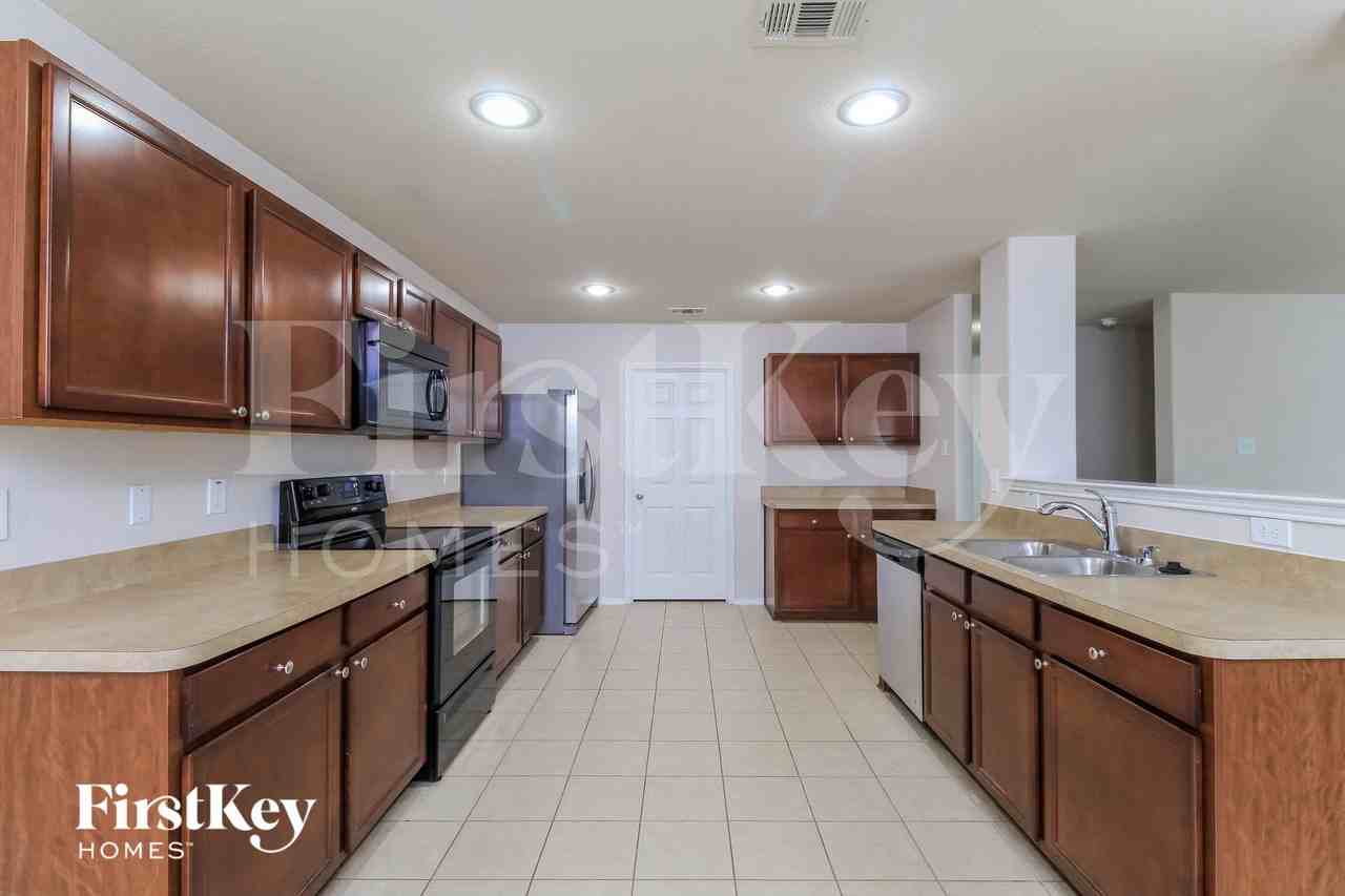 5704 Mountain Bluff Dr - Photo 7 of 15