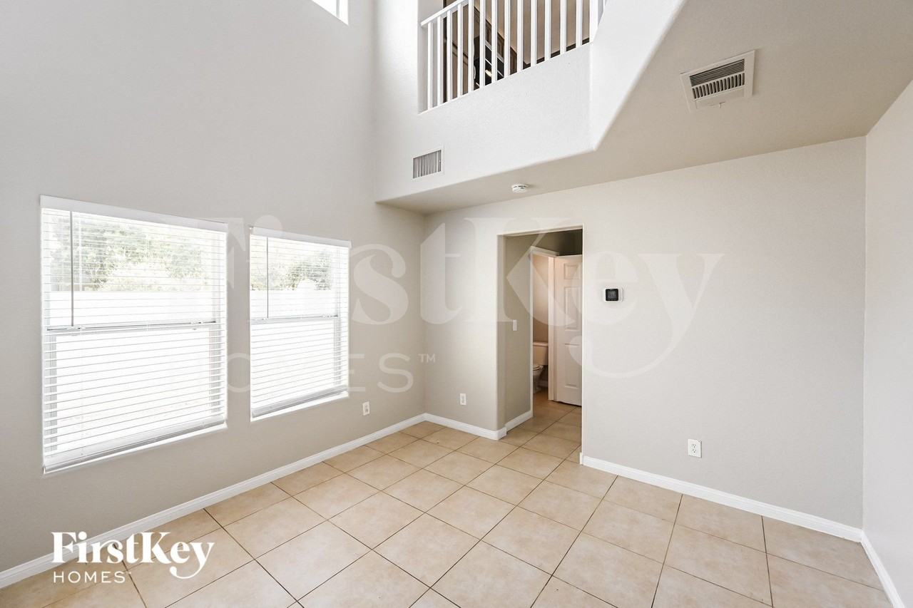 10549 Mann St - Photo 7 of 15