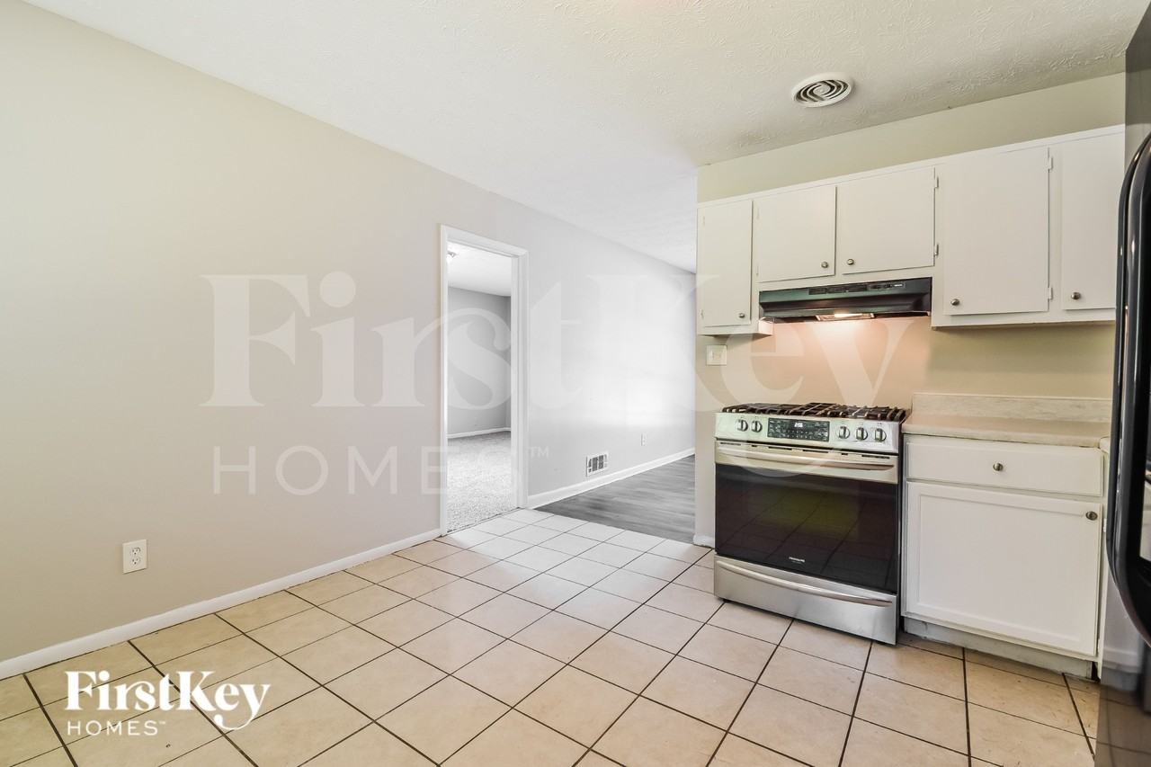 1364 Labelle St - Photo 7 of 17