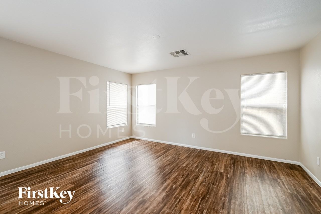 1233 Plum Canyon St - Photo 2 of 15