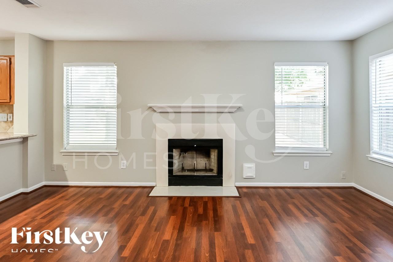 19022 Forest Trace Dr - Photo 2 of 15