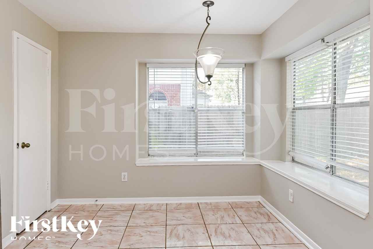 19022 Forest Trace Dr - Photo 4 of 15