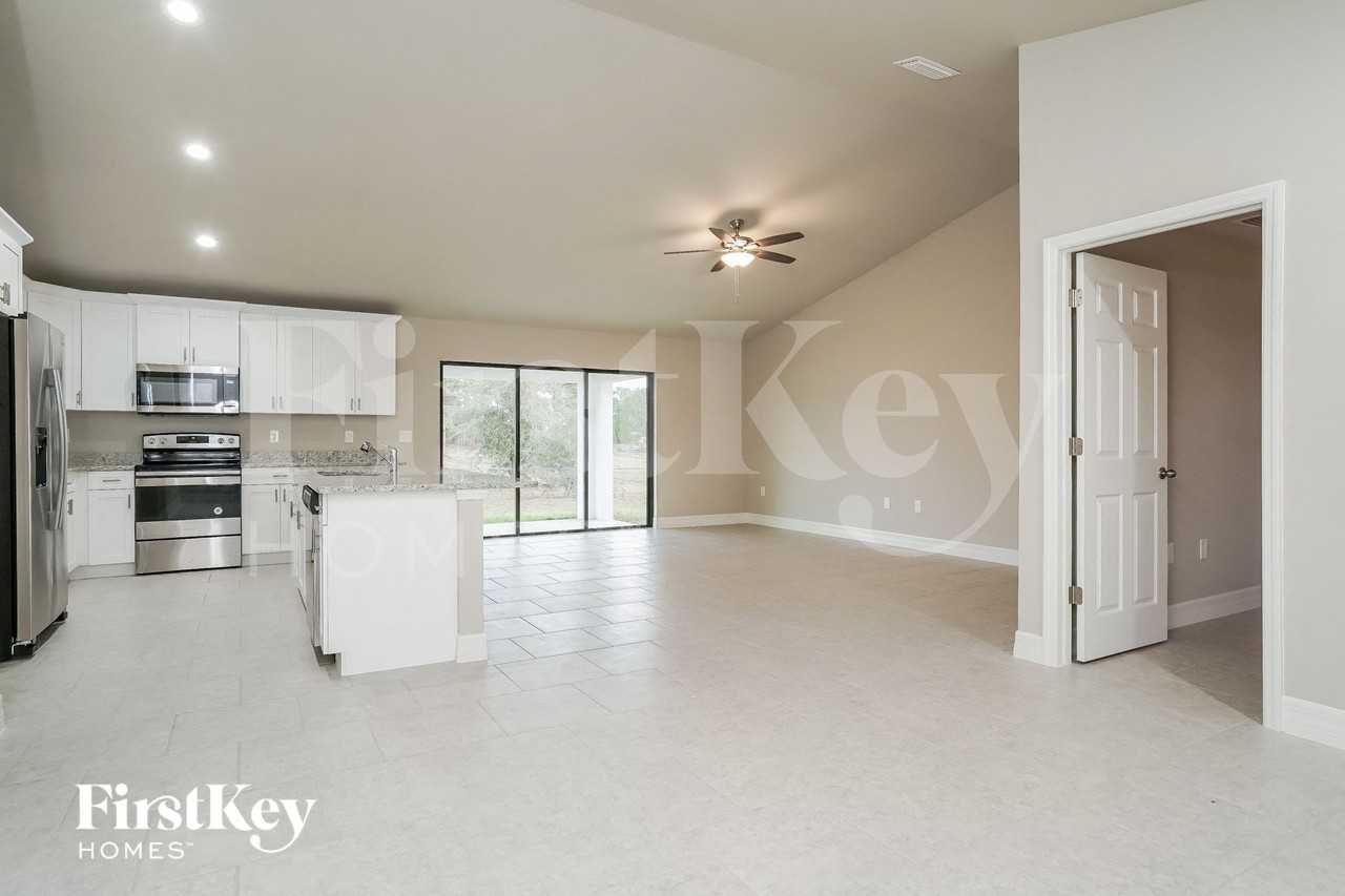 5134 Centennial Blvd - Photo 2 of 15