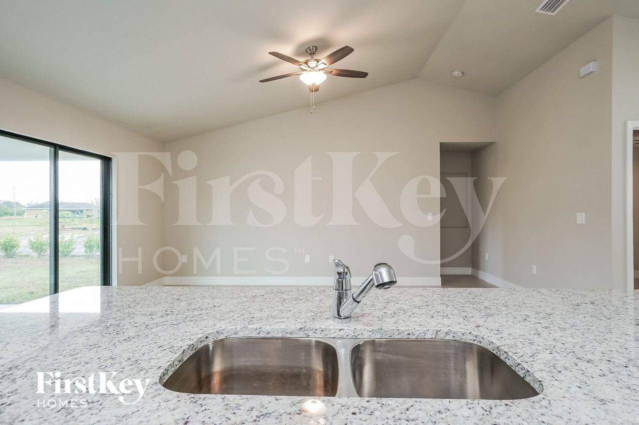 5134 Centennial Blvd - Photo 6 of 15