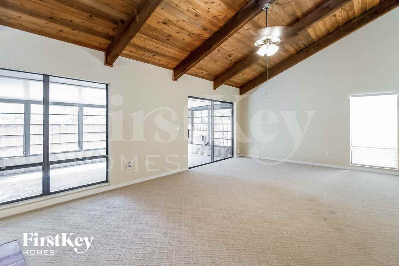 916 Cypresswood Ct - Photo 3 of 15