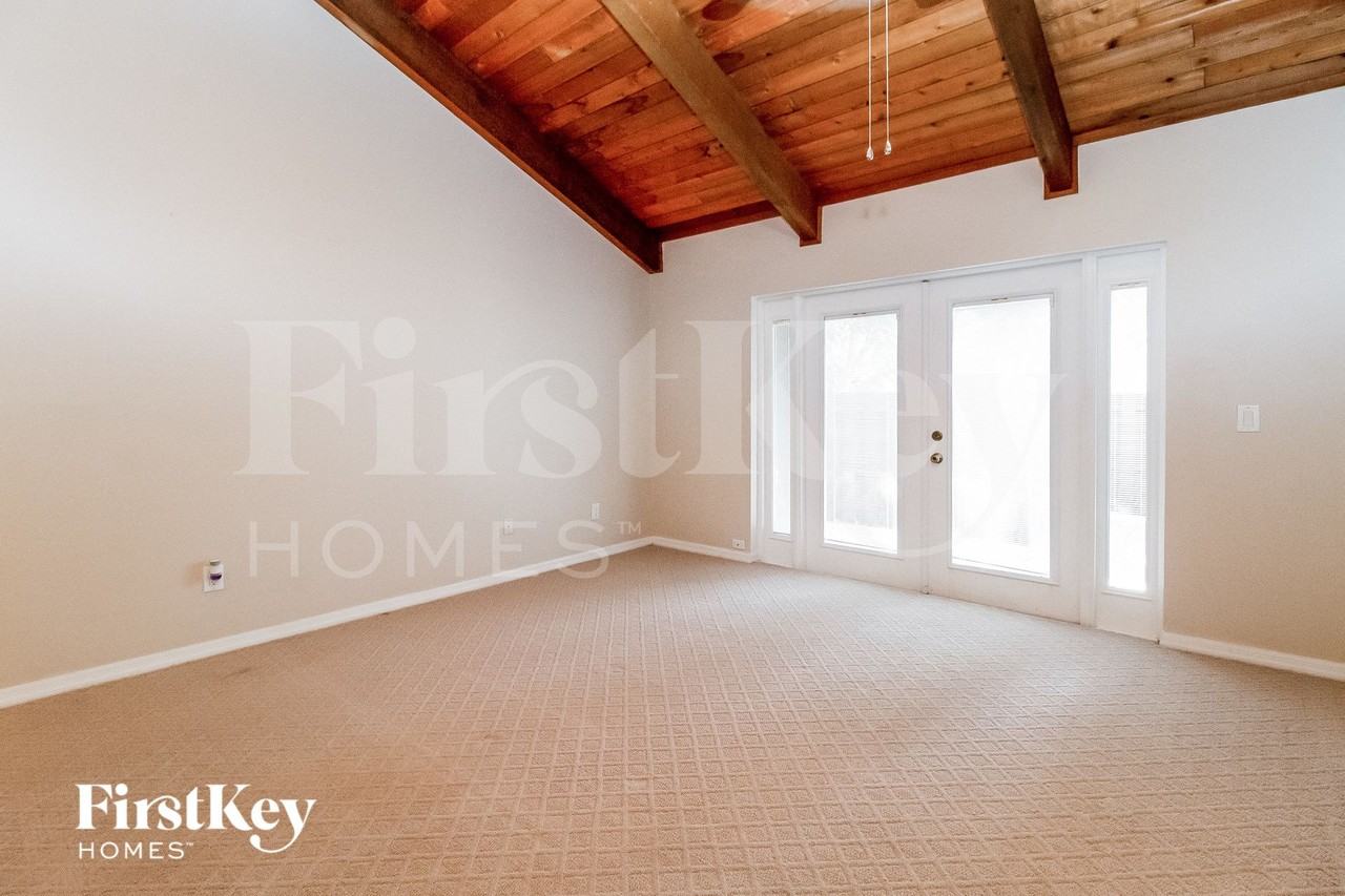 916 Cypresswood Ct - Photo 6 of 15