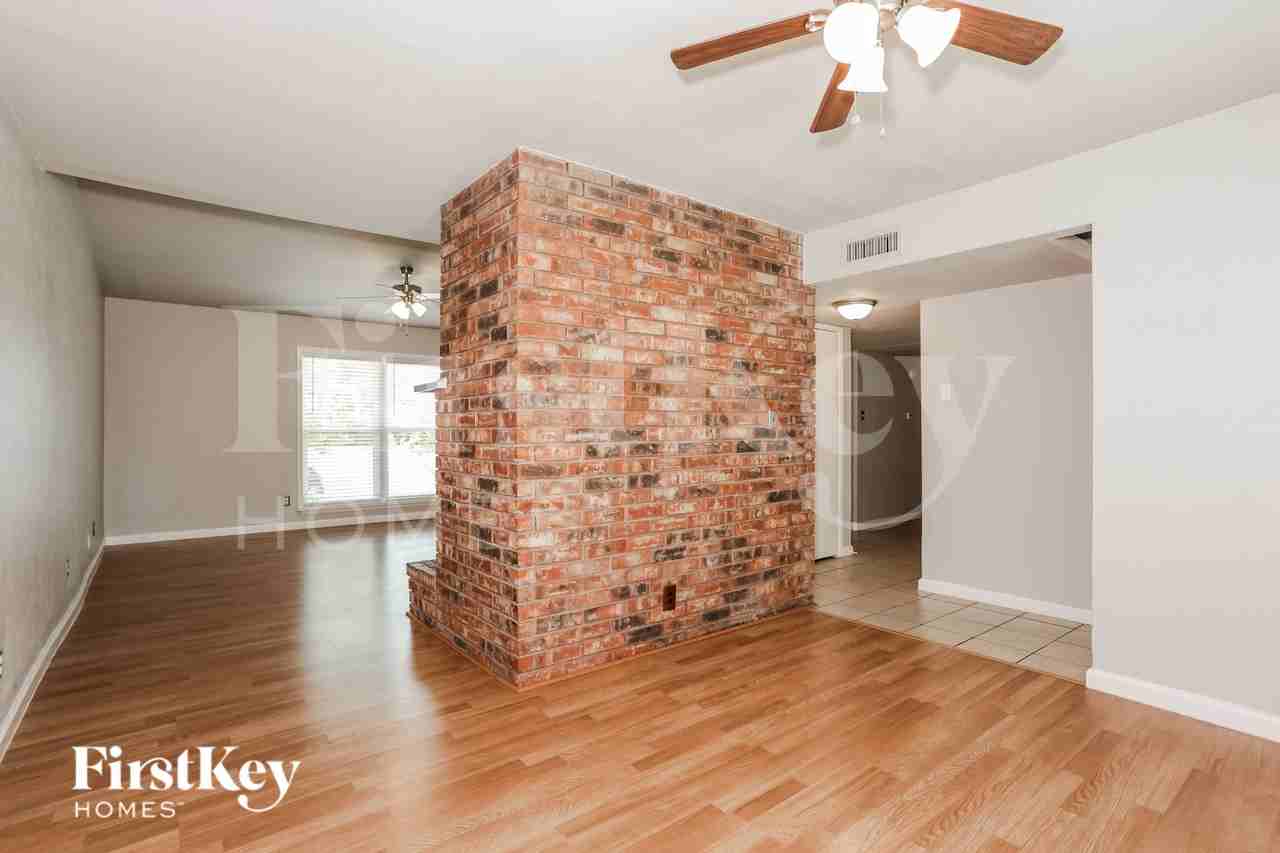 9113 Linda Vista Dr - Photo 5 of 16