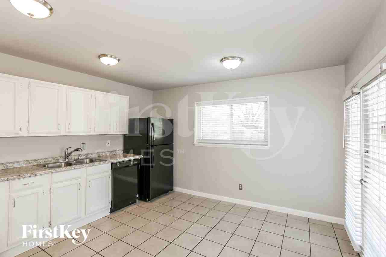 9113 Linda Vista Dr - Photo 6 of 16