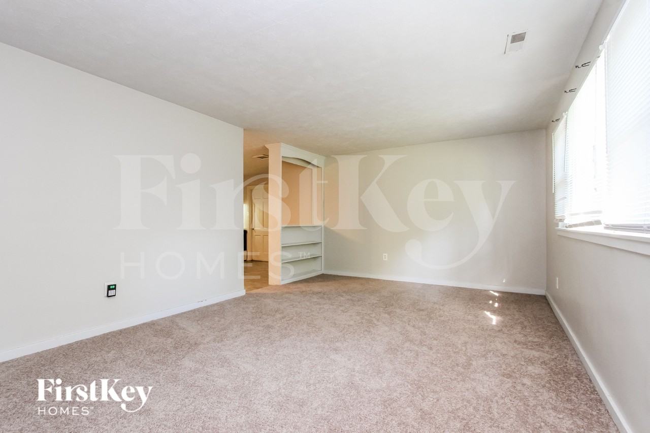 6256 Raleigh Dr - Photo 2 of 15