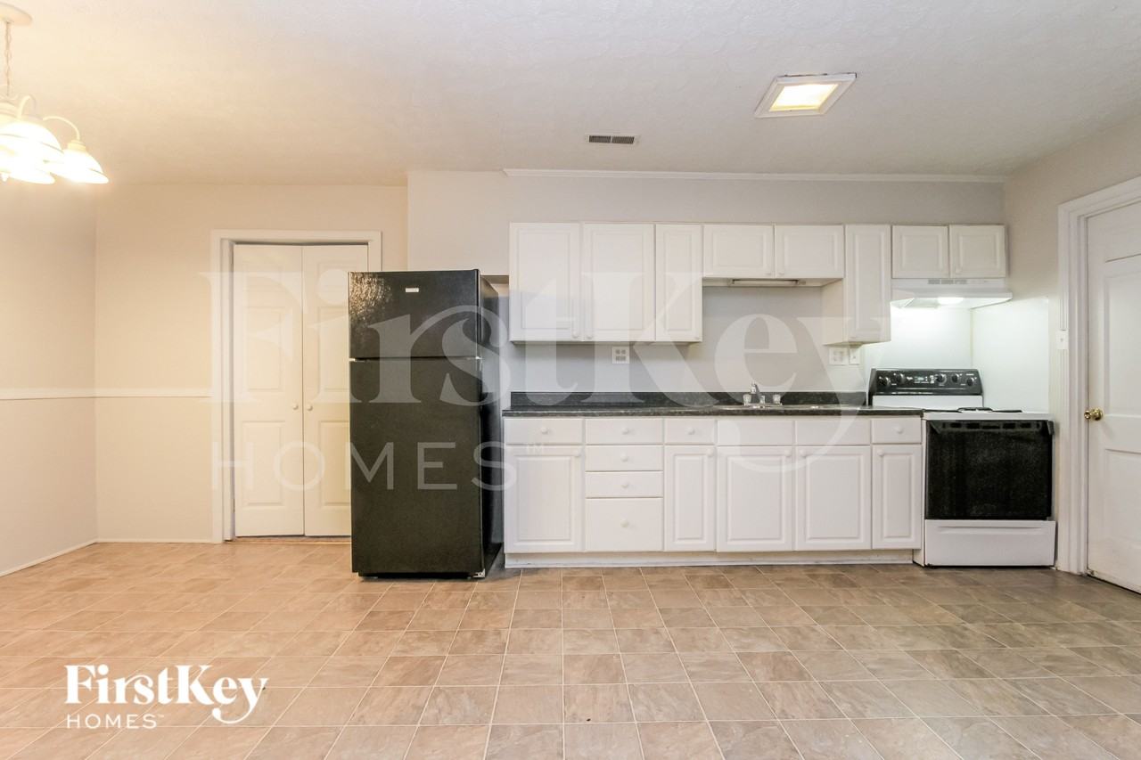 6256 Raleigh Dr - Photo 6 of 15
