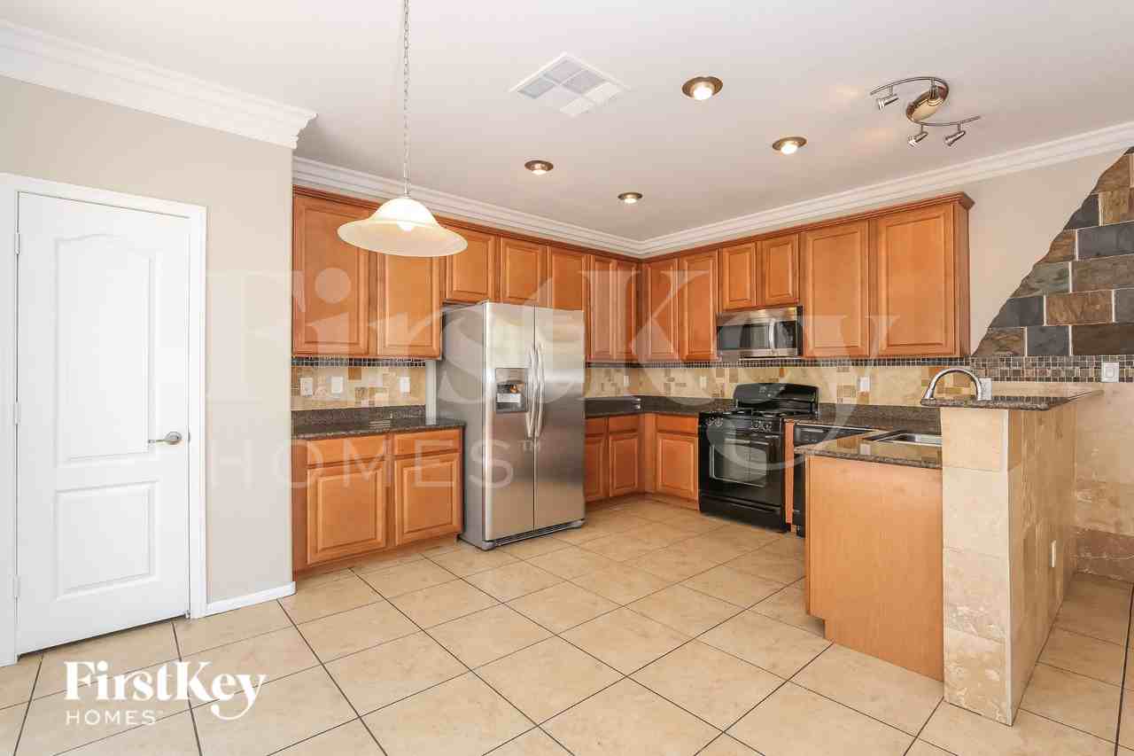 5948 Magic Oak St - Photo 6 of 15