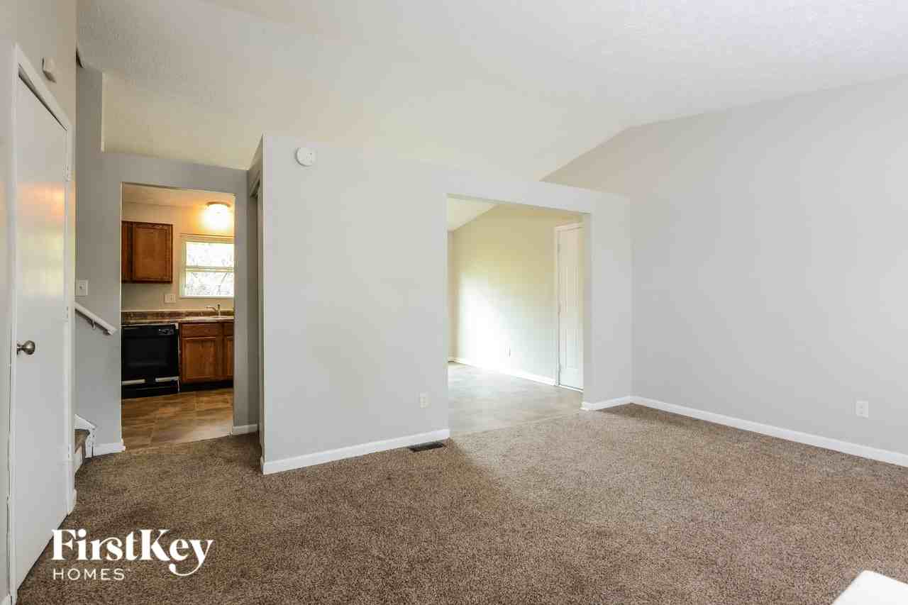 5606 Winship Dr - Photo 2 of 15