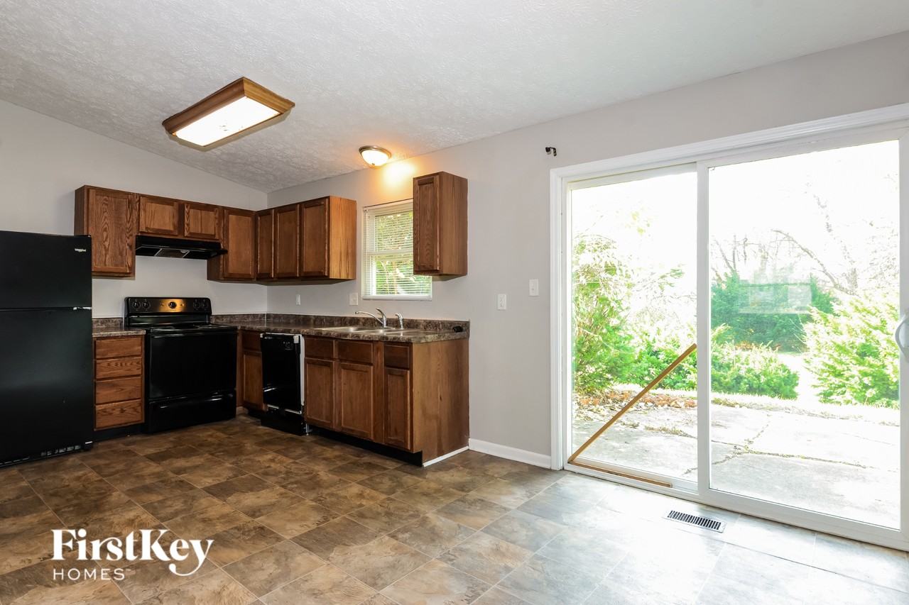 5606 Winship Dr - Photo 4 of 15
