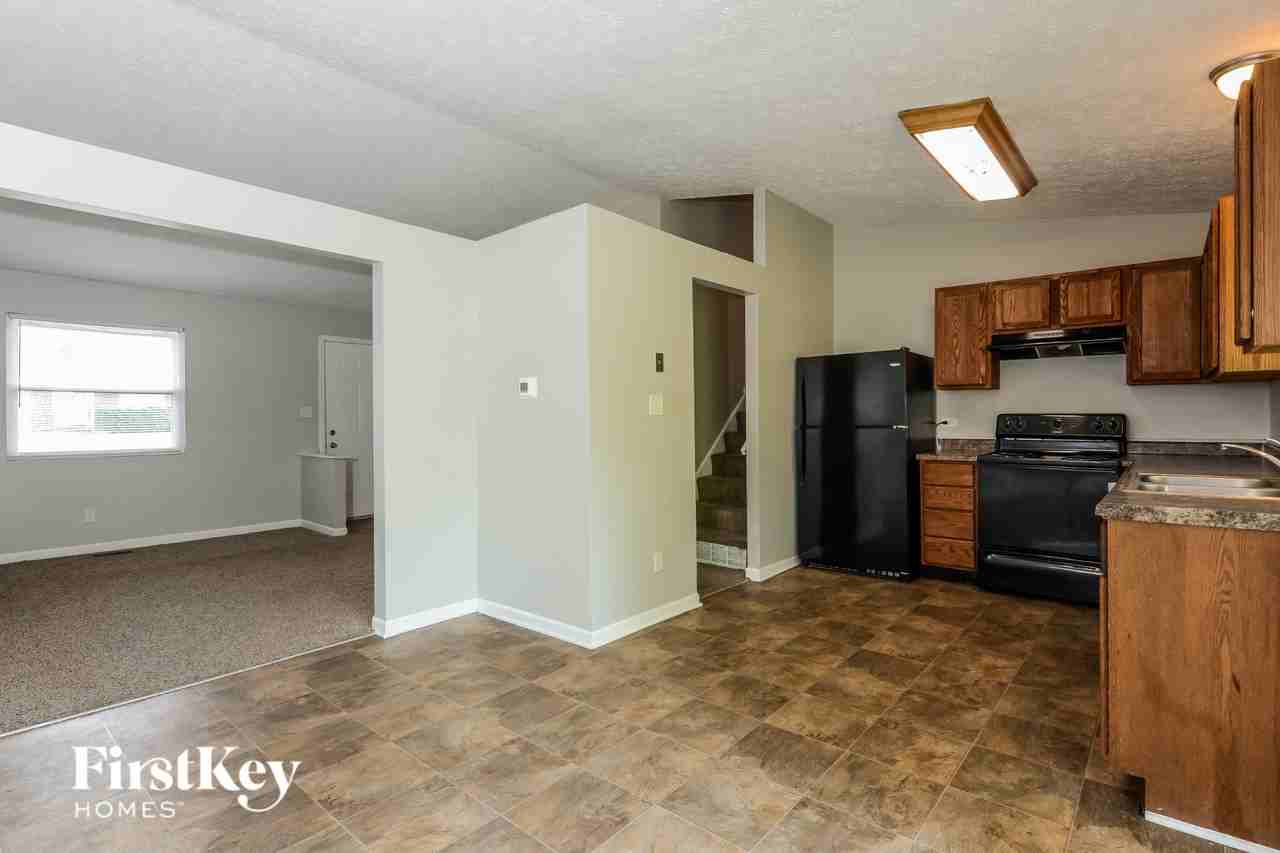 5606 Winship Dr - Photo 5 of 15