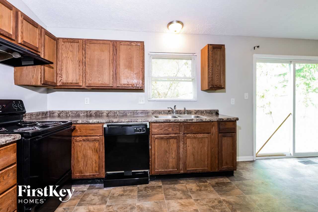 5606 Winship Dr - Photo 7 of 15