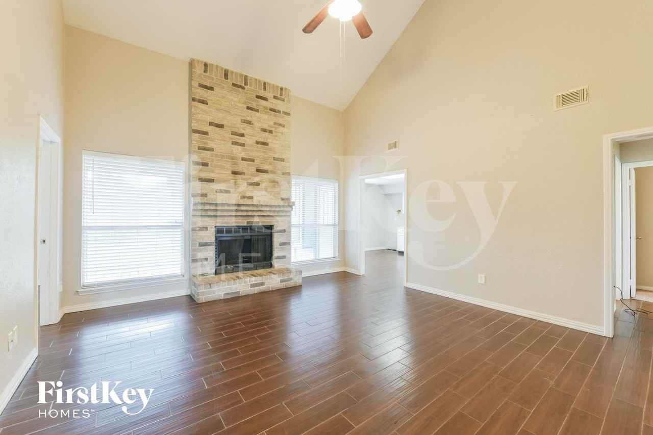 5030 Maurita Dr - Photo 3 of 15