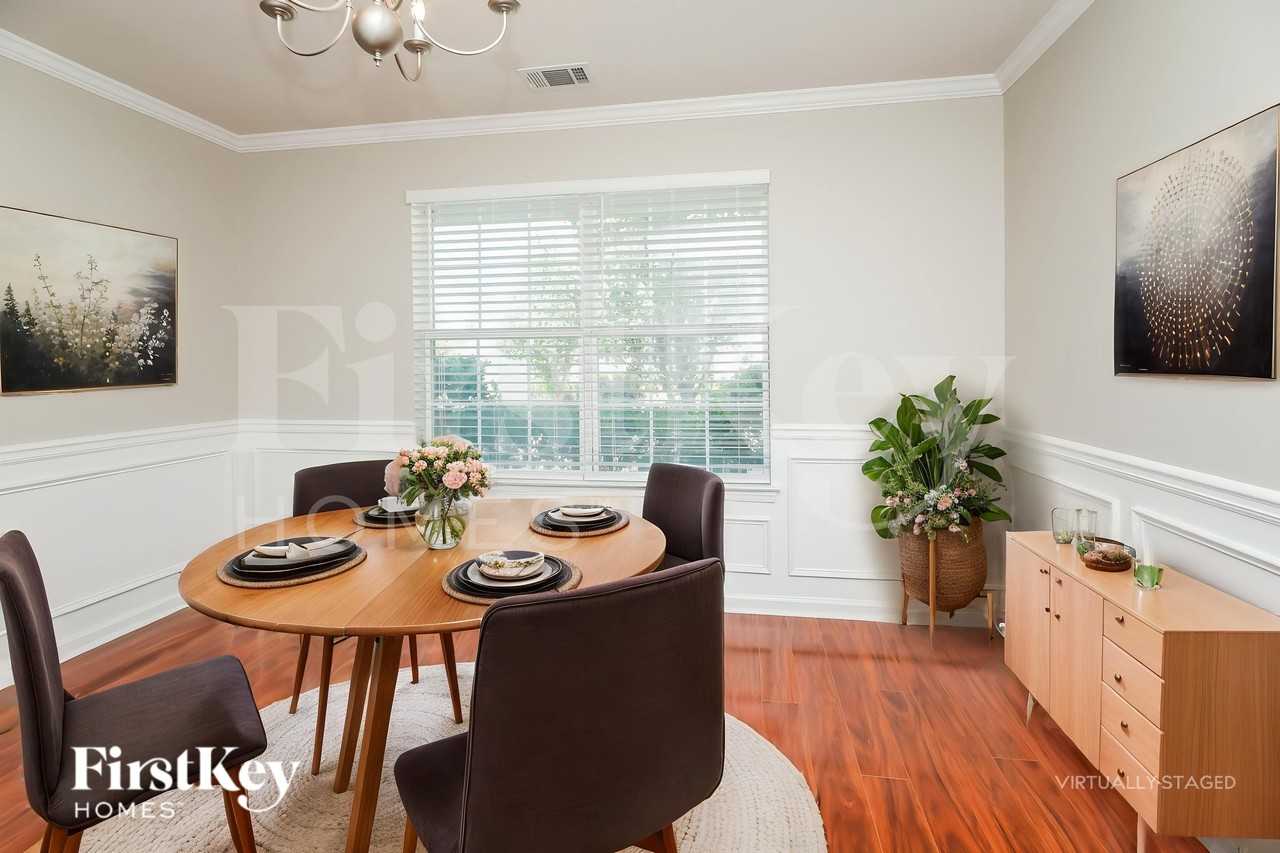 483 Baywood Way - Photo 5 of 18