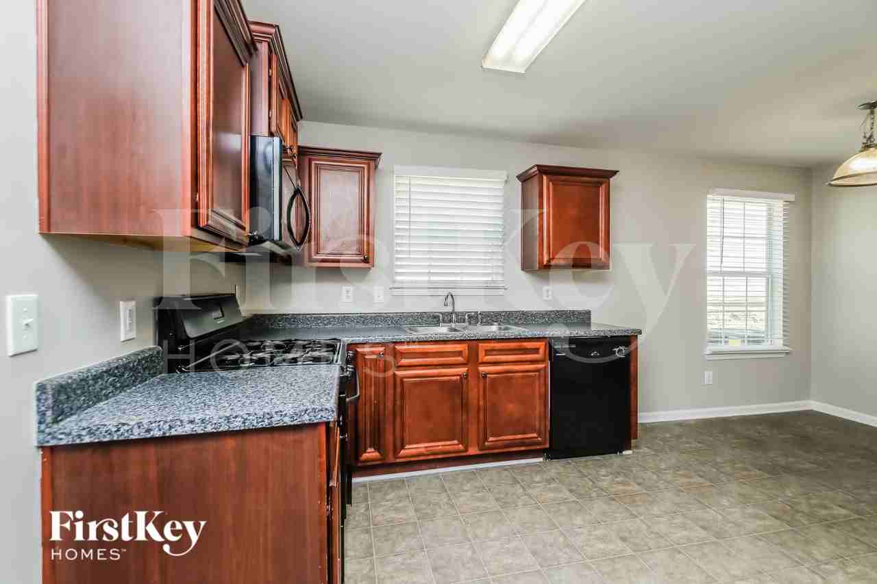 483 Baywood Way - Photo 7 of 18
