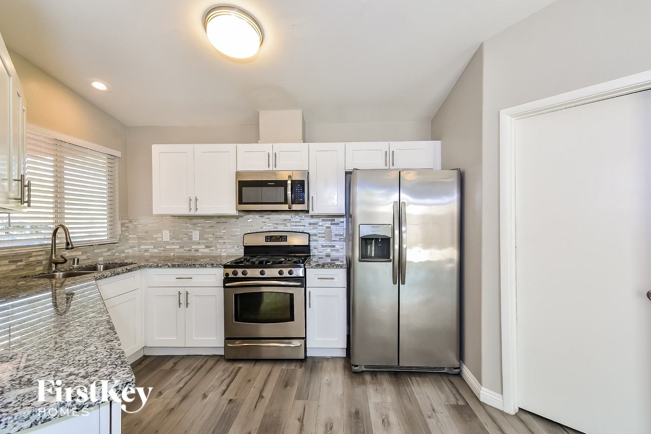 4275 Judith Dr - Photo 6 of 16