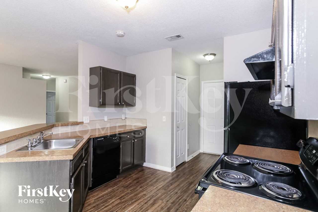 3587 Ponce De Leon Blvd - Photo 6 of 15