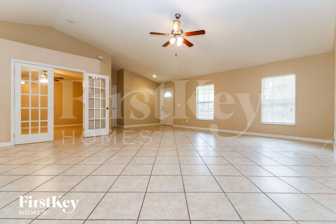 314 Shore Dr - Photo 2 of 16