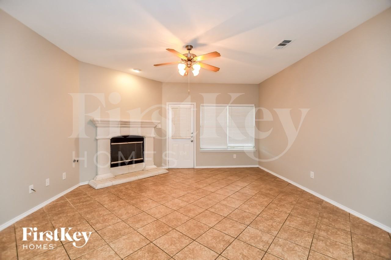 3113 Marble Falls Dr - Photo 2 of 15