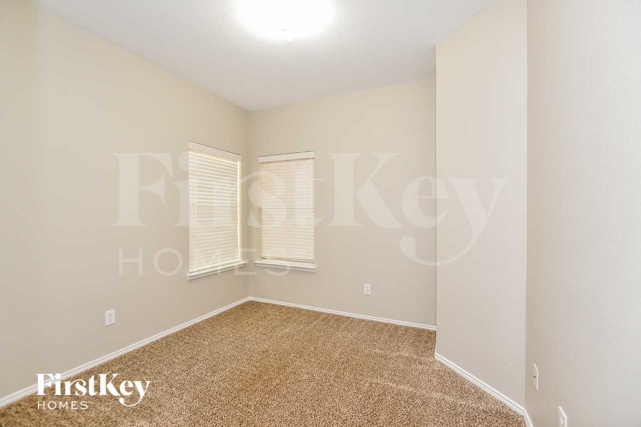 3113 Marble Falls Dr - Photo 4 of 15