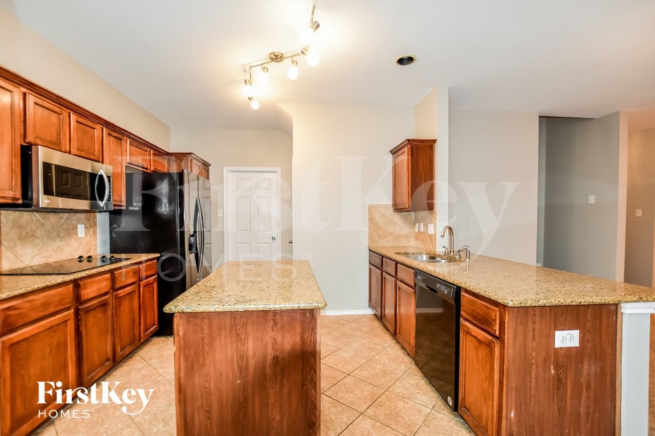 3113 Marble Falls Dr - Photo 5 of 15