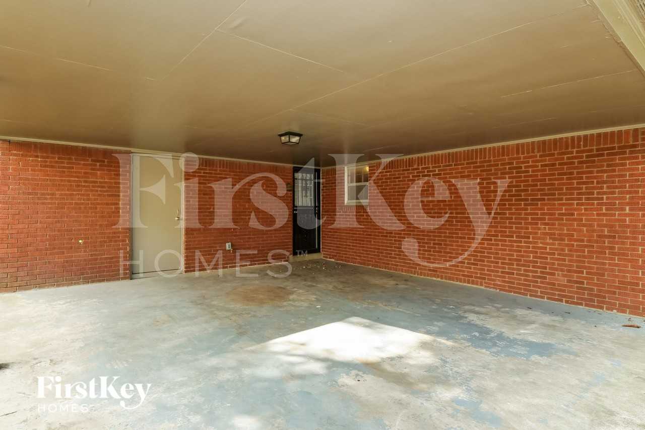 3040 Wade St - Photo 3 of 19