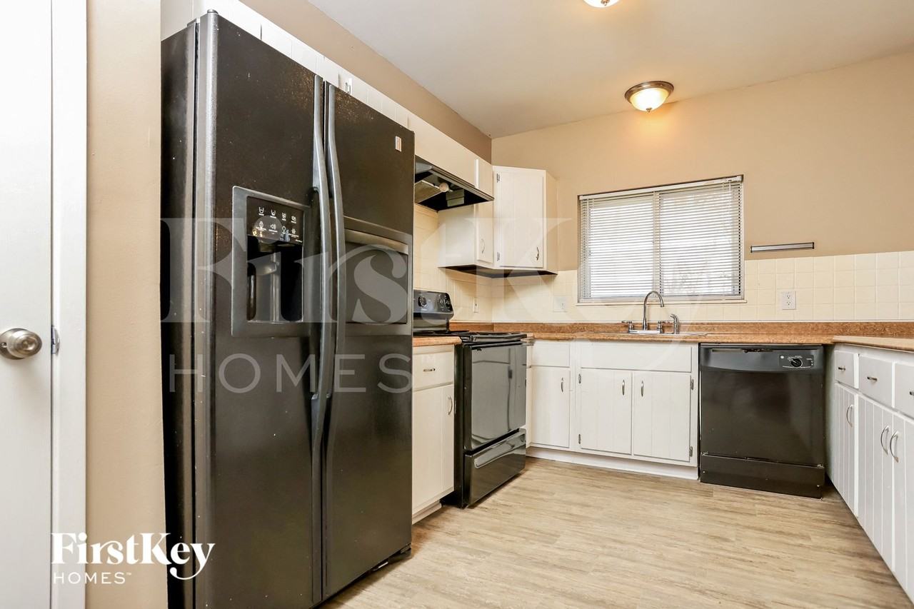 24 Spring Way Dr - Photo 6 of 15