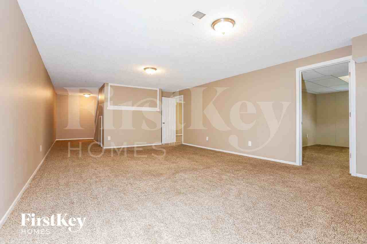 24 Spring Way Dr - Photo 7 of 15