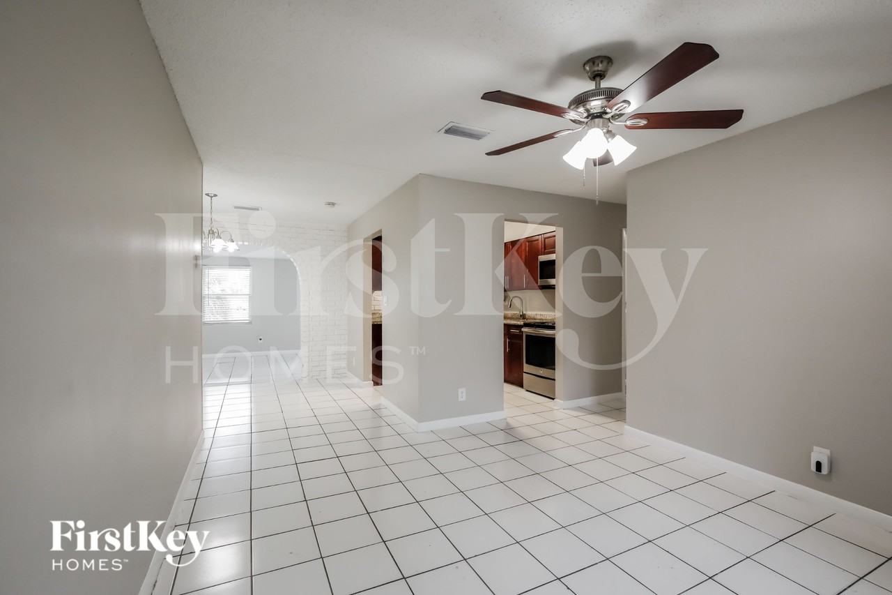 1850 Nw 47th Ave - Photo 2 of 15